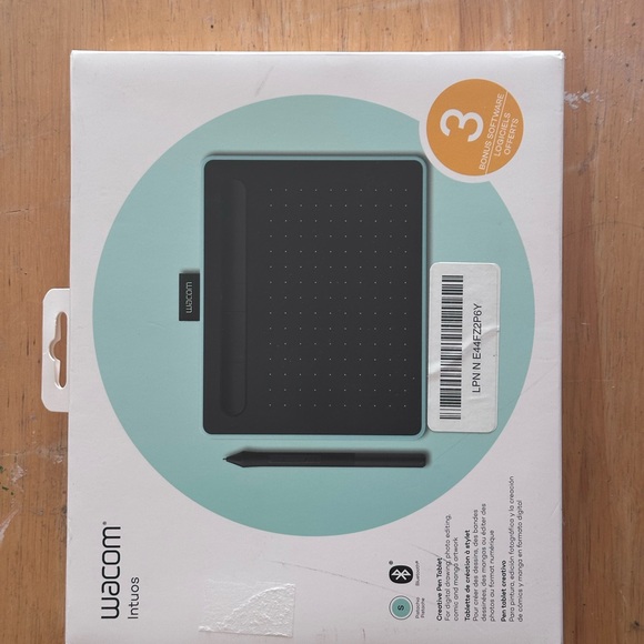 Wacom Intuos Tablet in Black - Picture 1 of 1